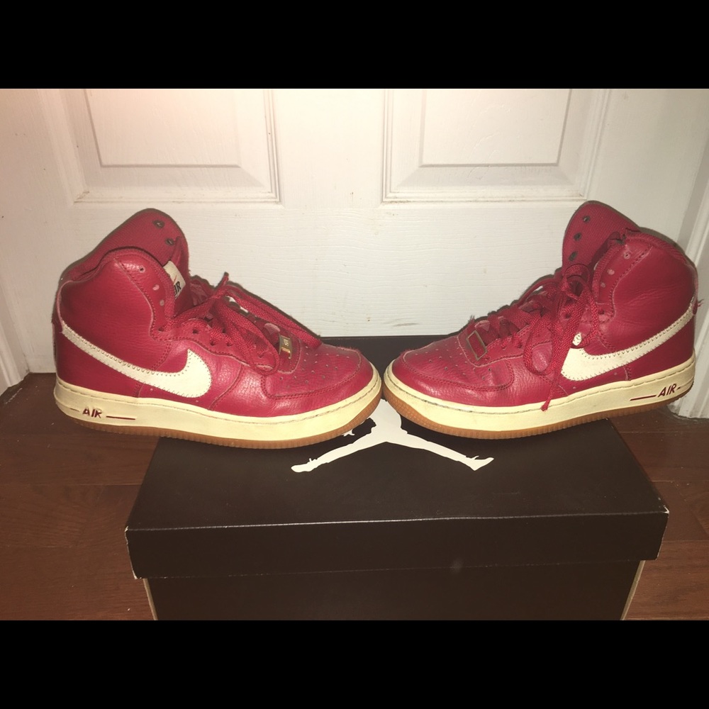 Shoes - Picture 4 of 15